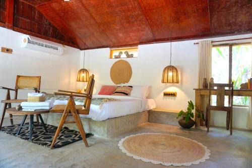 Nedumudy Bed & Breakfast | Sunsets and Palm Trees