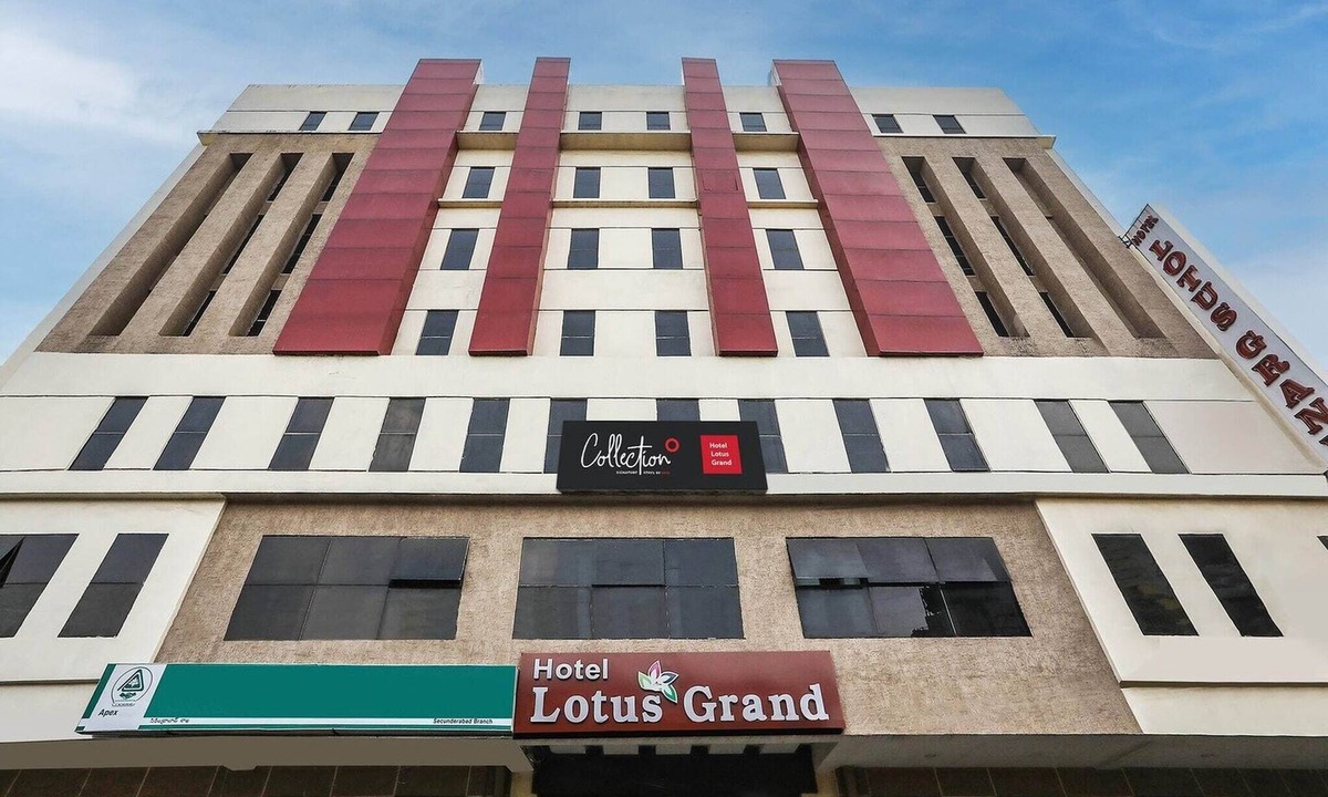 Secunderabad House | Super Collection O Lotus Grand
