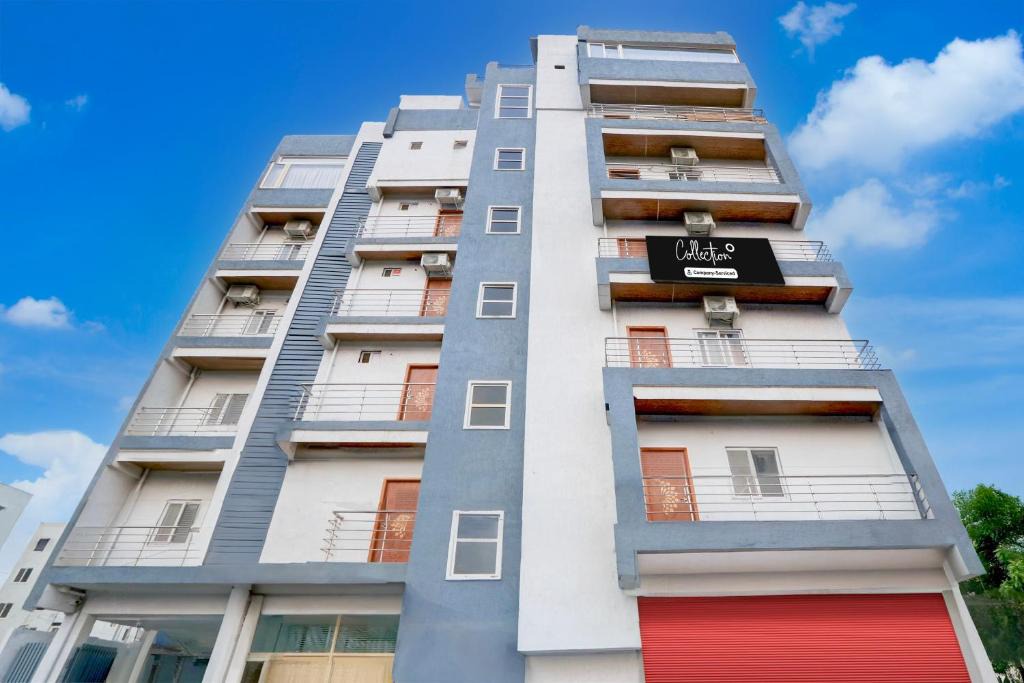 Madhapur Hotel | Super Collection O Madhapur Near Cyber Tower
