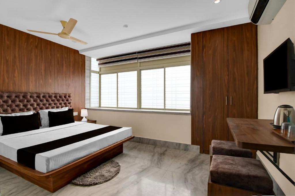 Thakurpukur Hotel | Super Collection O Tollygunge Metro Station Kolkata Formerly Mahamaya Step Inn