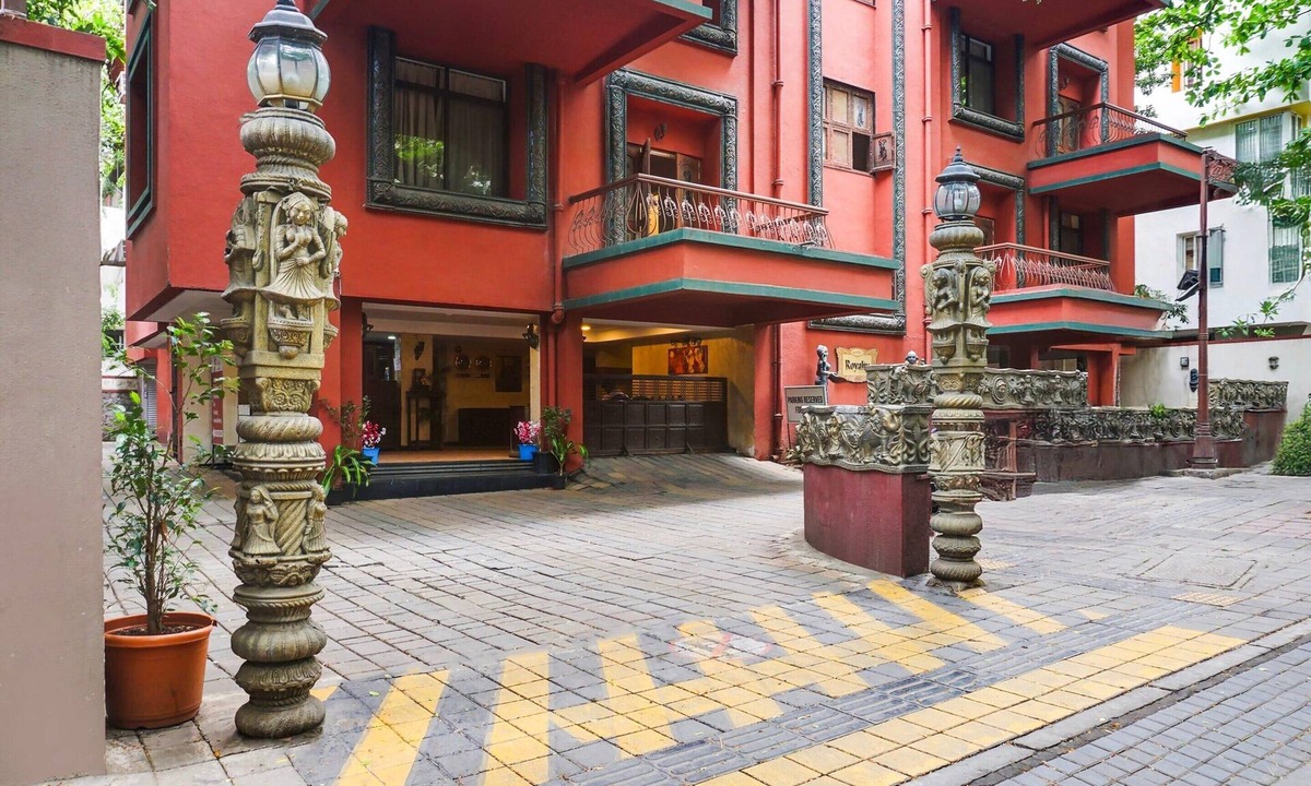 Erandwane House | Super Deluxe Twin Room Shivajii Nagar