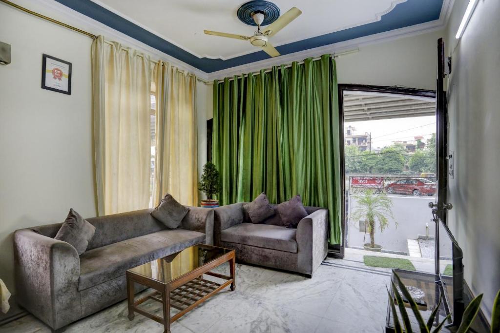 Baraula Hotel | Super HOTEL DIAMOND TREE SECTOR 49 NOIDA NEAR PRAYAG HOSPITAL