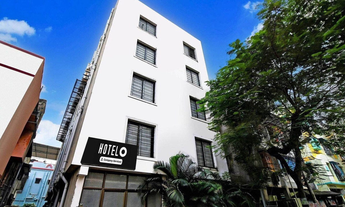 Kolkata House | Super Hotel O Tagore Park Laskarhat