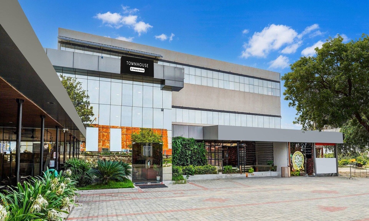 Krishnagiri House | Super Townhouse Krishnagiri