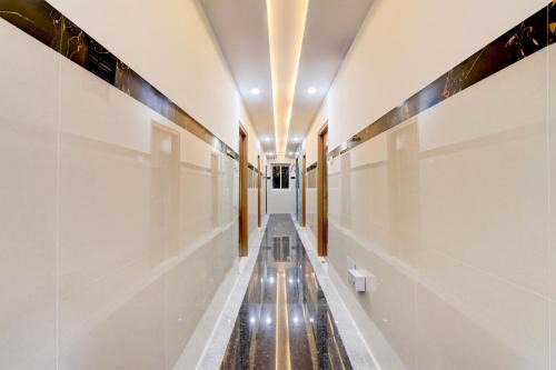Nanakram Guda Hotel | Super Townhouse Nanak Ram Guda Near WaveRock SEZ