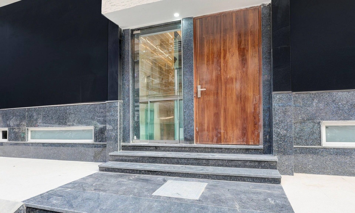 DLF Phase 3 House | Super Townhouse Phase 3 DLF Cyber City