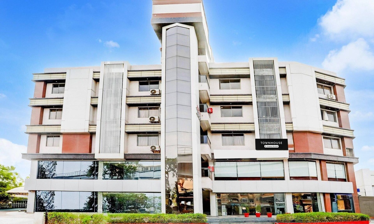 Ahmedabad House | Super Townhouse Prahladnagar