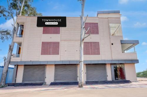 Roorkee Hotel | Super Townhouse Roorkee Bypass