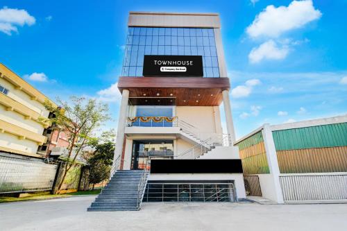 Hyderabad Hotel | Super Townhouse Suchitra IDA Jeedimetla