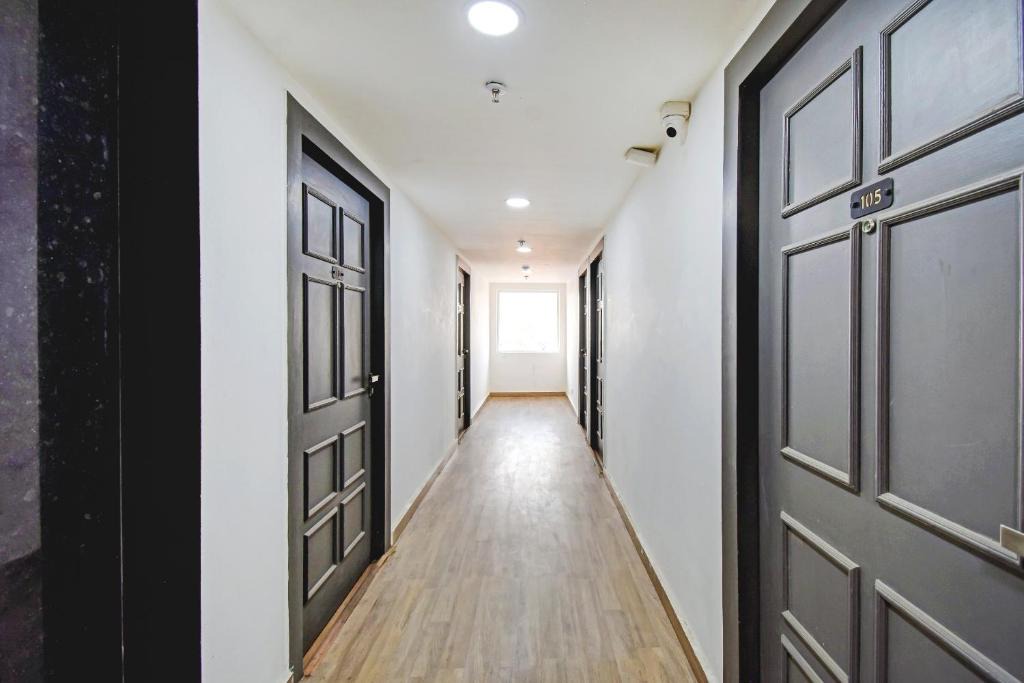 Dumdum Hotel | Super Townhouse The Royal Retreat