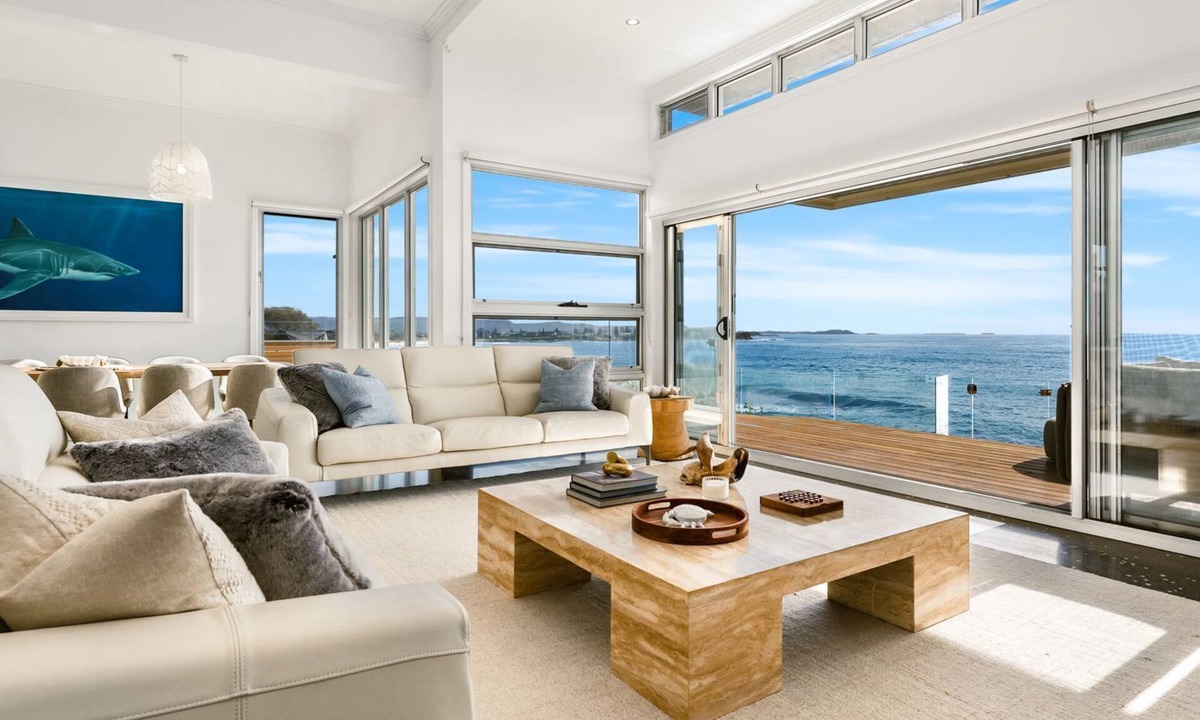 Shellharbour House | Surf Beach House - Absolute Waterfront