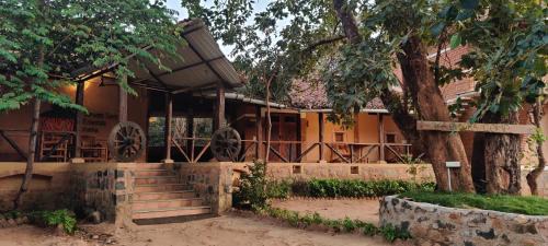 Baihar House | Surwahi Social Ecoestate Kanha