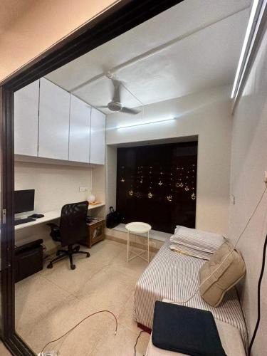 Khar Apartment | Surya kiran: linking road bandra west 3bhk