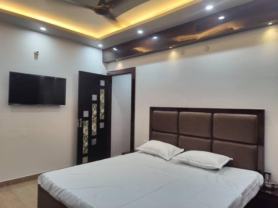 Mahmoorganj Apartment | Surya Niwesh 103