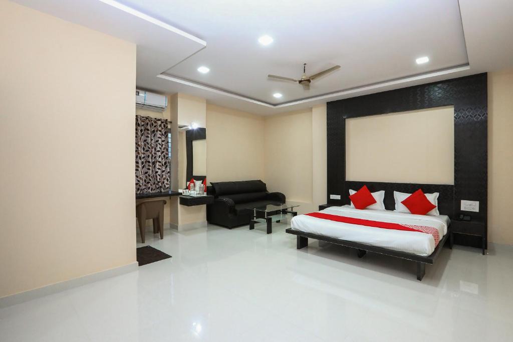 Kuvempu Nagara Hotel | Suvarna Suits
