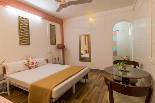 Mahabaleshwar Bed & Breakfast | Tabletop Villa Standard - 1
