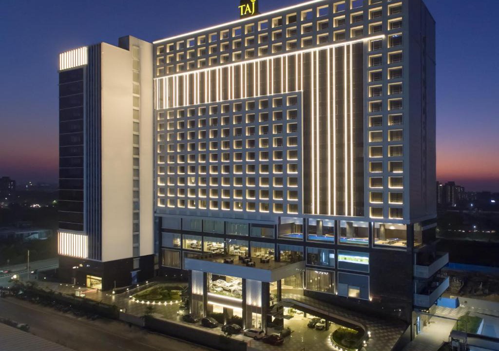 Thaltej Hotel | Taj Skyline Ahmedabad