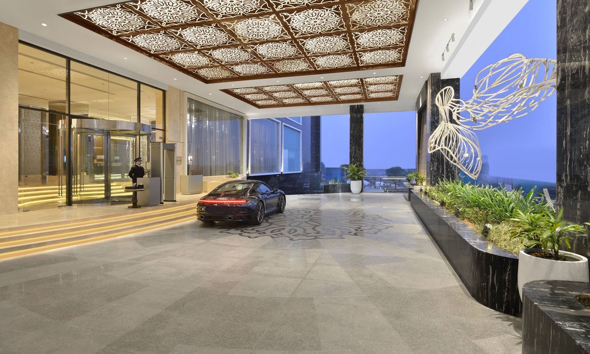 Thaltej Hotel | Taj Skyline Ahmedabad