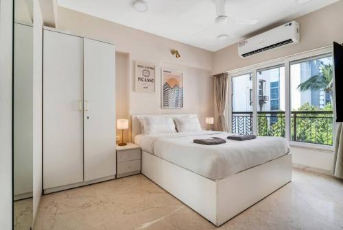 Khar Apartment | Tao C Cozy Private Room in Shared 3BHK