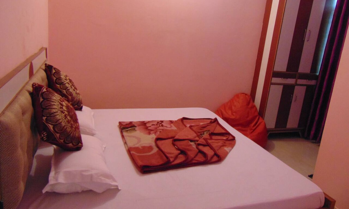 Dehradun House | Tapasya Homestay budget accommodation near Jollygrant Airport Dehradun