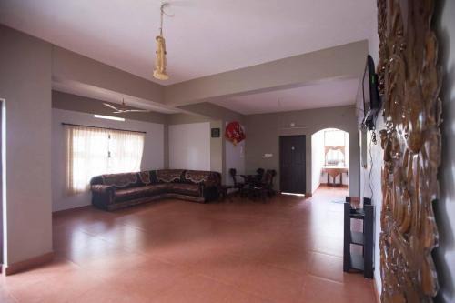 Sulthan Bathery House | Tapovan Fruitopia