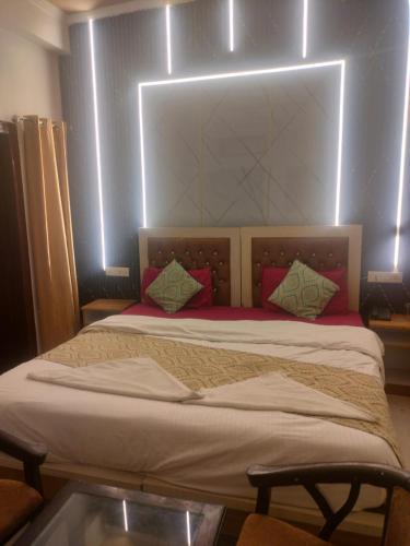 Tapovan Hotel | Tapovan Lightning room by yog tapovan