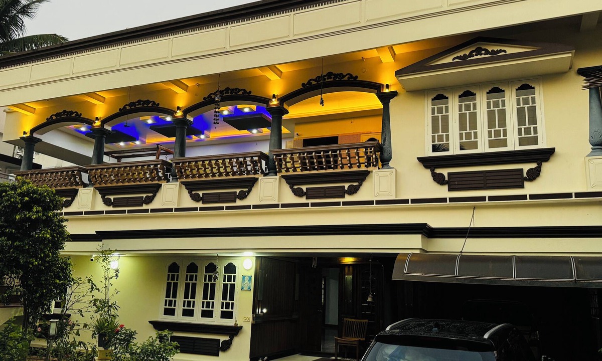 Kumbalam Villa | Terrific 5-bedroom villa with AC in vibrant KL CHILANKA PLACE-KERALA
