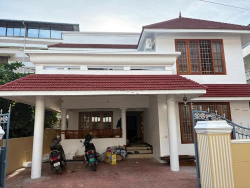 Thiruvananthapuram Apartment | Texas 3 BHK villa for 13 pax near Airport