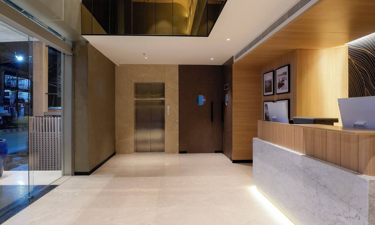 Koramangala Hotel | TGI Oberon
