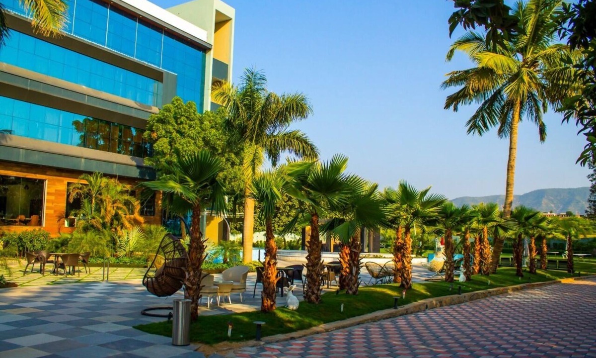 Abu Road Hotel | The Bhagwati Resort