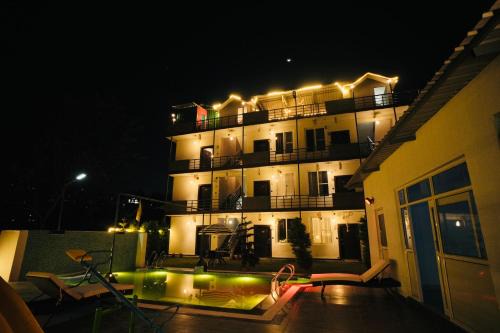 Naukuchiyatal Hotel | The Blossom Glee