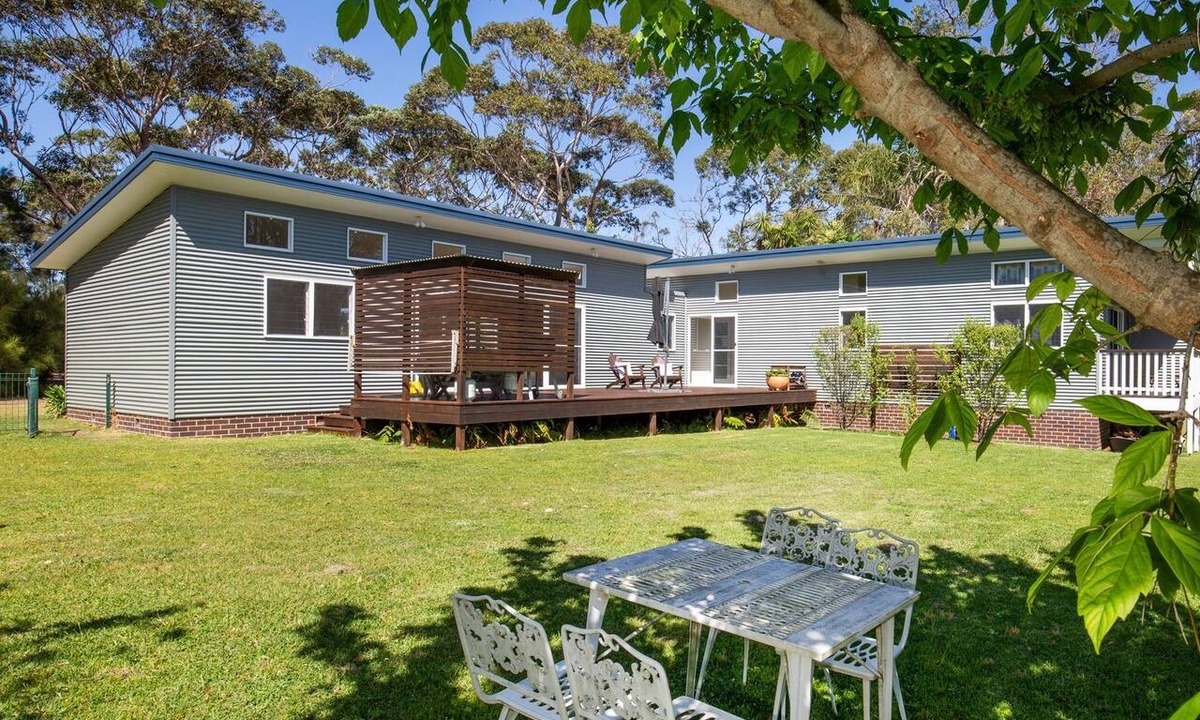 Callala Bay House | The Cabin - Waterfront with Fireplace - 5 mins to the Bay
