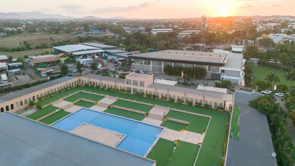Nashik Hotel | The Democracy Hotel & Resorts Convention Center
