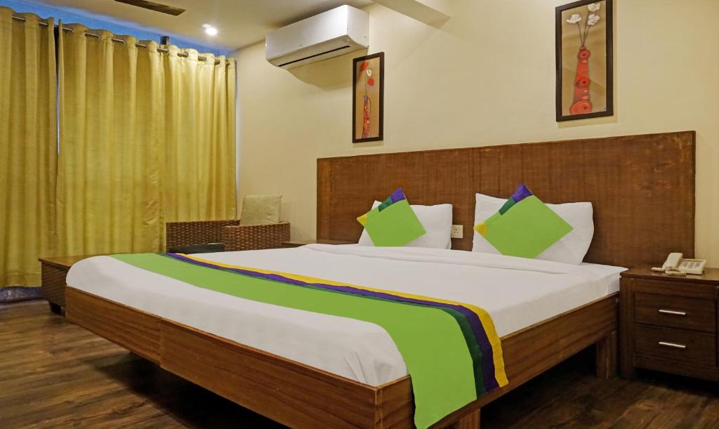 Clover Park Hotel | The Elite Suites