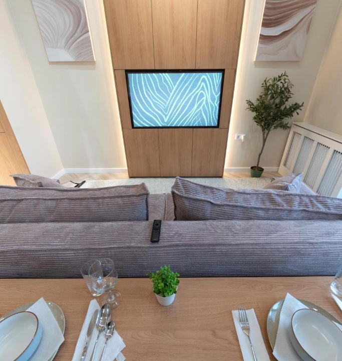 Baia Mare Apartment | The Frame by Short Stay