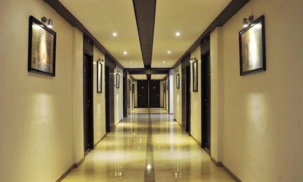 Bodakdev Hotel | The Grand Eden