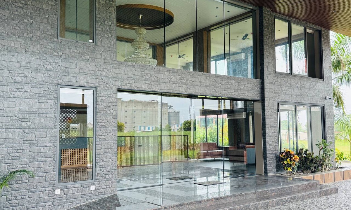 Surat District Hotel | The Grand Heaven Hotel And Resort