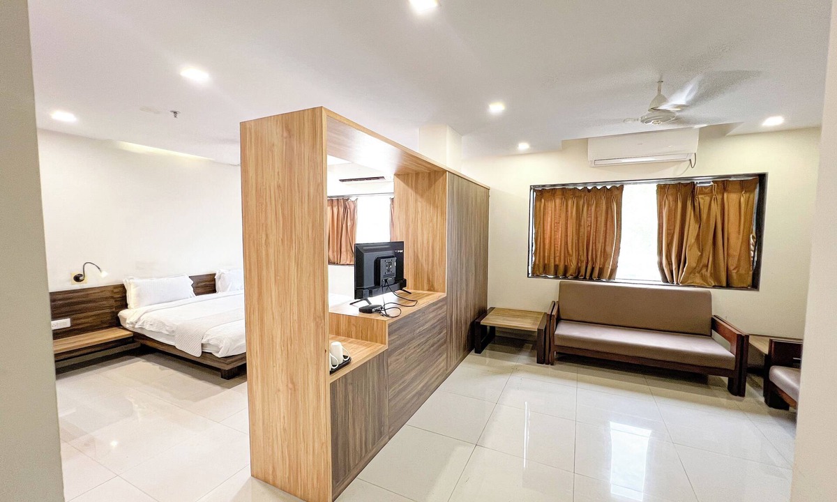 Dabhoi Hotel | THE GRAND KD HOTEL