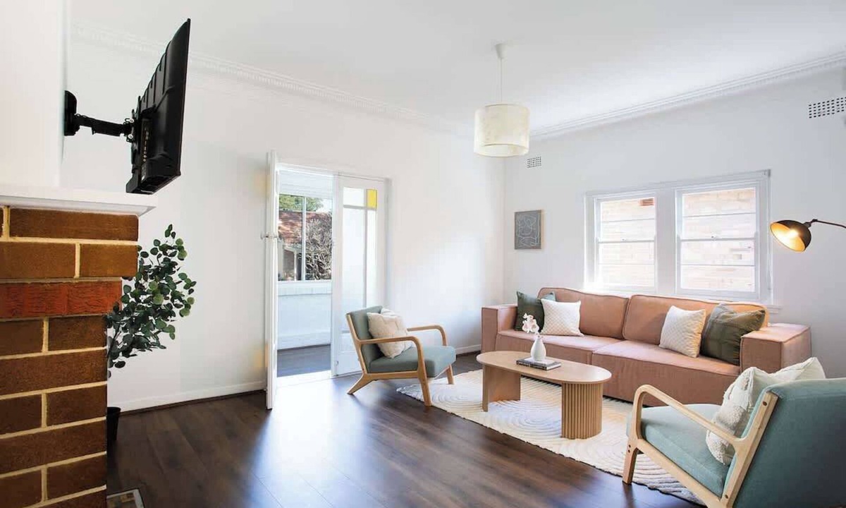 Glebe House | The "Heri" a 2Bed Glebe Retreat with Garden, BBQ & Free Parking