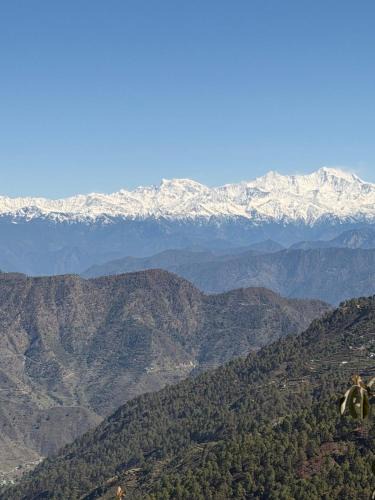 Kanatal House | The Hilans Basera 2 Km forest walk from main road