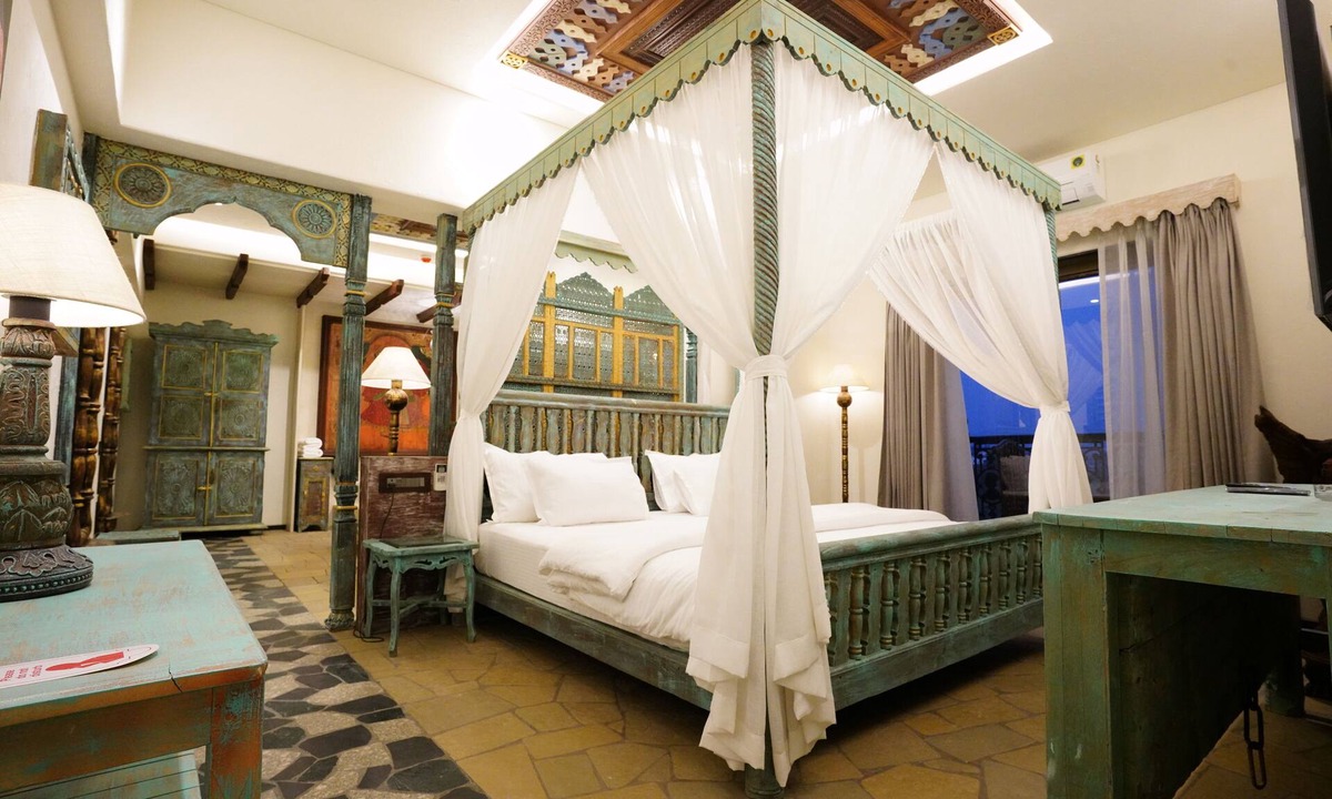 Lonavala Hotel | The Kinara Village
