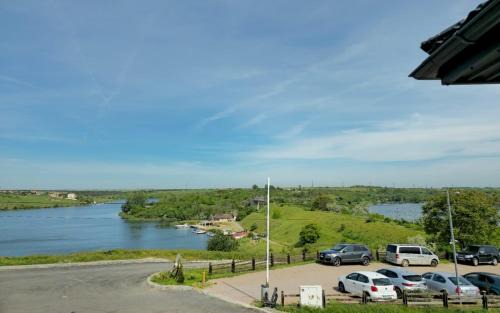 Arsa Hotel | The Lake House