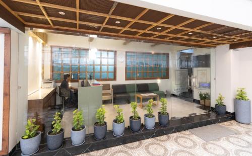 Kalighat Hotel | The Lake Palm Hotel
