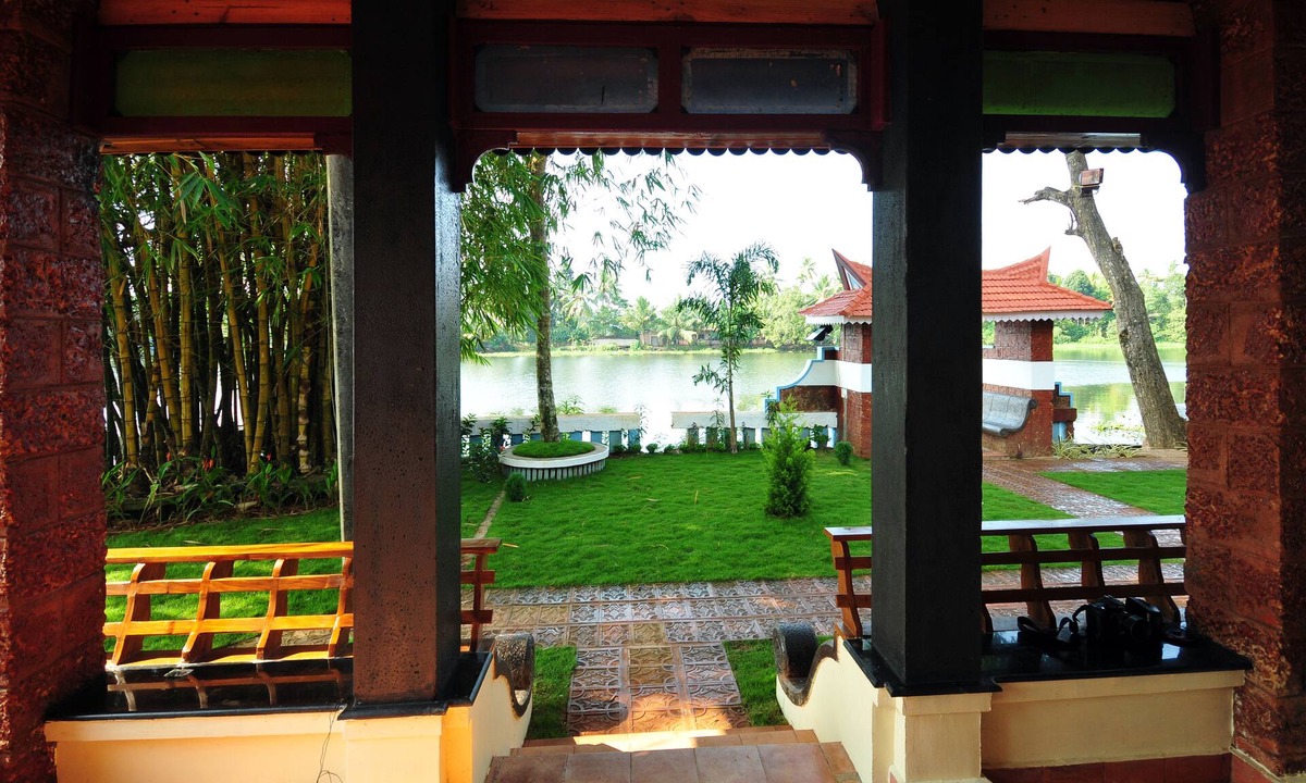 Nedumudy Resort | The Lake Resort by Maat Hotels