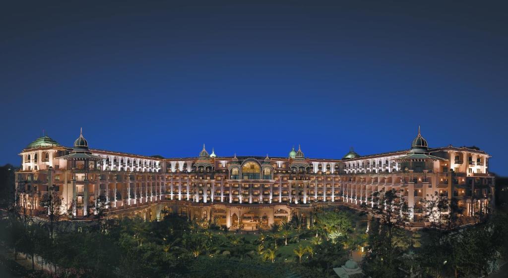 Agara Hotel | The Leela Palace Bengaluru