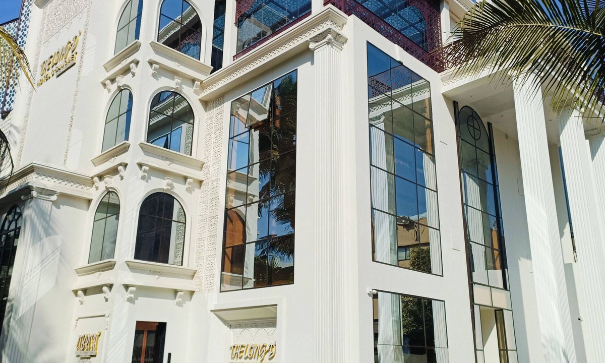 Surat Hotel | The Long D Hotel and Banquet
