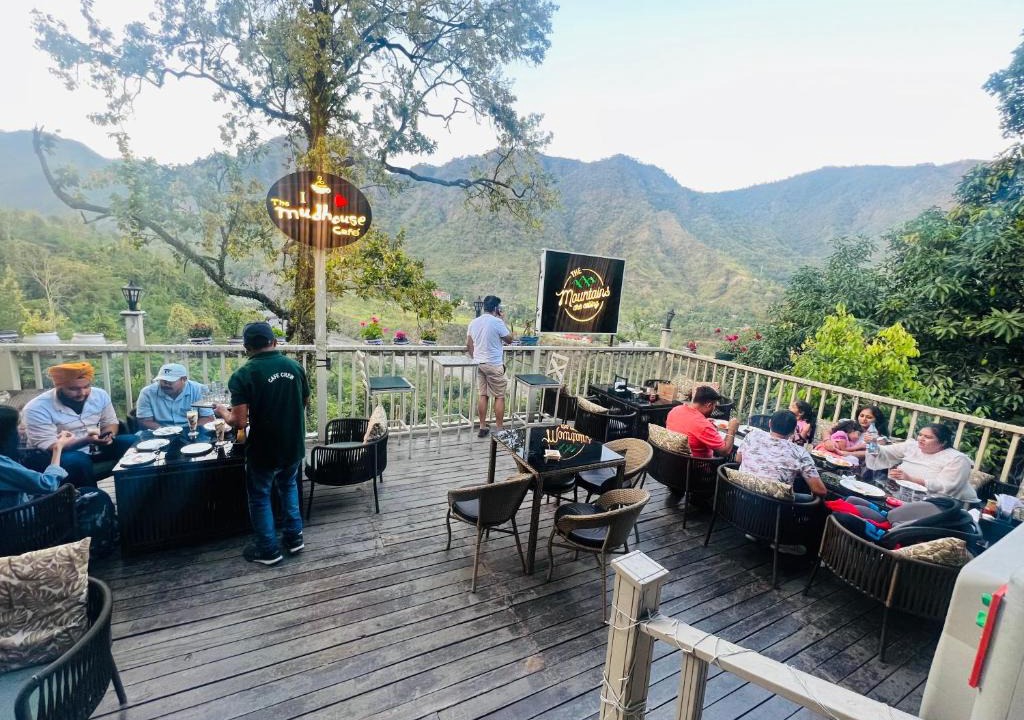 Jeolikote Bed & Breakfast | The Mud house cafe/cottage