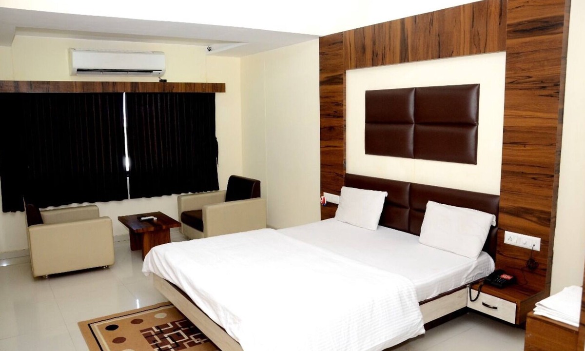 Mahesana Hotel | The New Holiday II