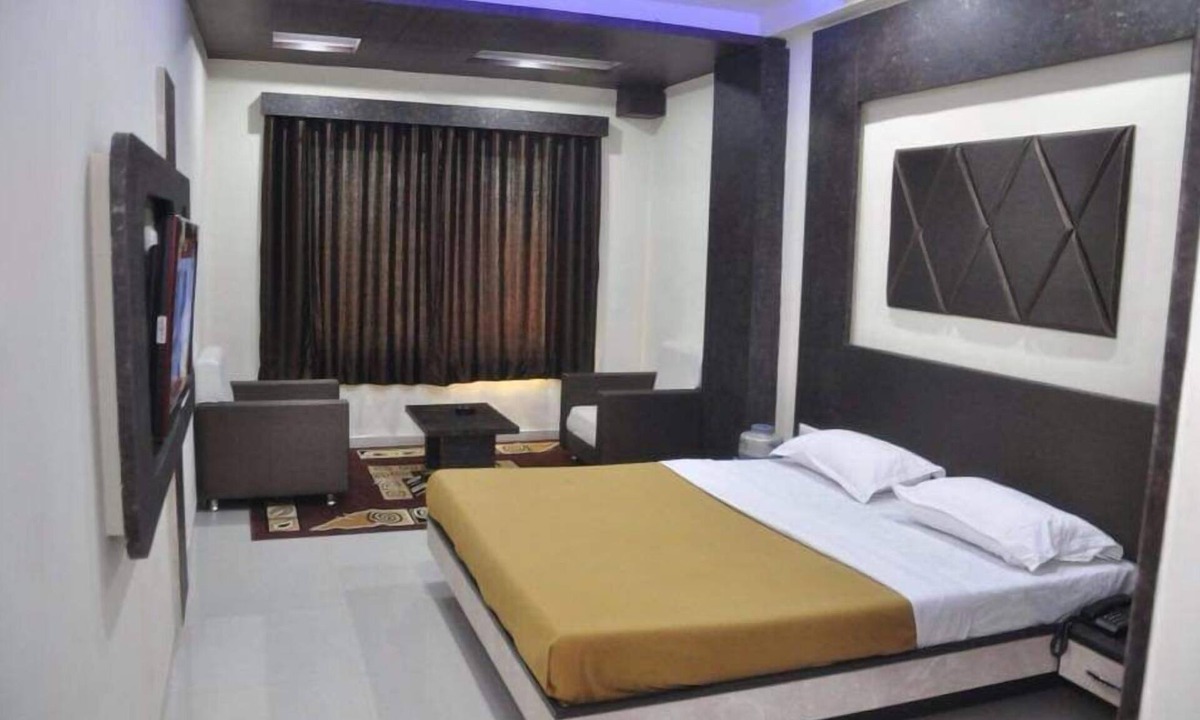 Mahesana Hotel | The New Holiday Inn
