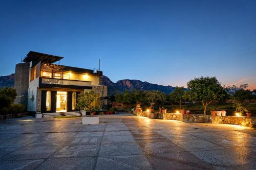 Ajmer Villa | The Nivaas at Berhins - 4 BHK luxury farm with Pool, BBQ, Lawn in Pushkar